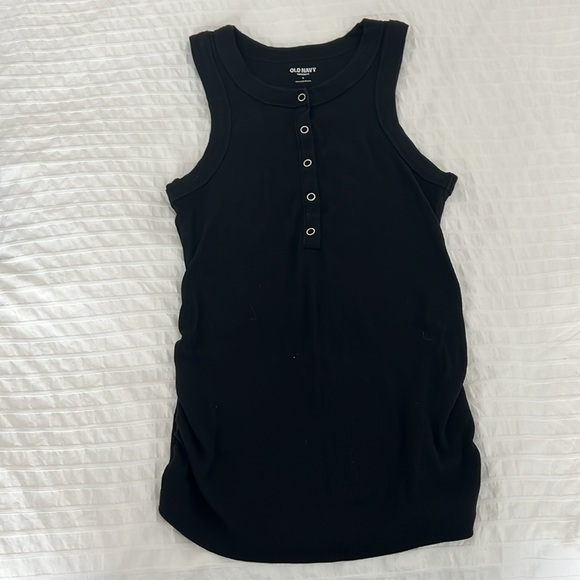 H&M and Old Navy Maternity Tank Tops (6) - Picture 14 of 14